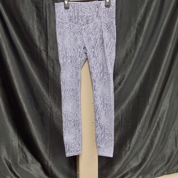 Snakeskin Print Leggings - Picture 7 of 8